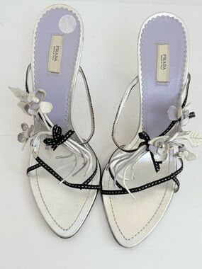 Prada Neiman Marcus 95th Anniversary Floral bouquet Sandals 39 Silver Leather